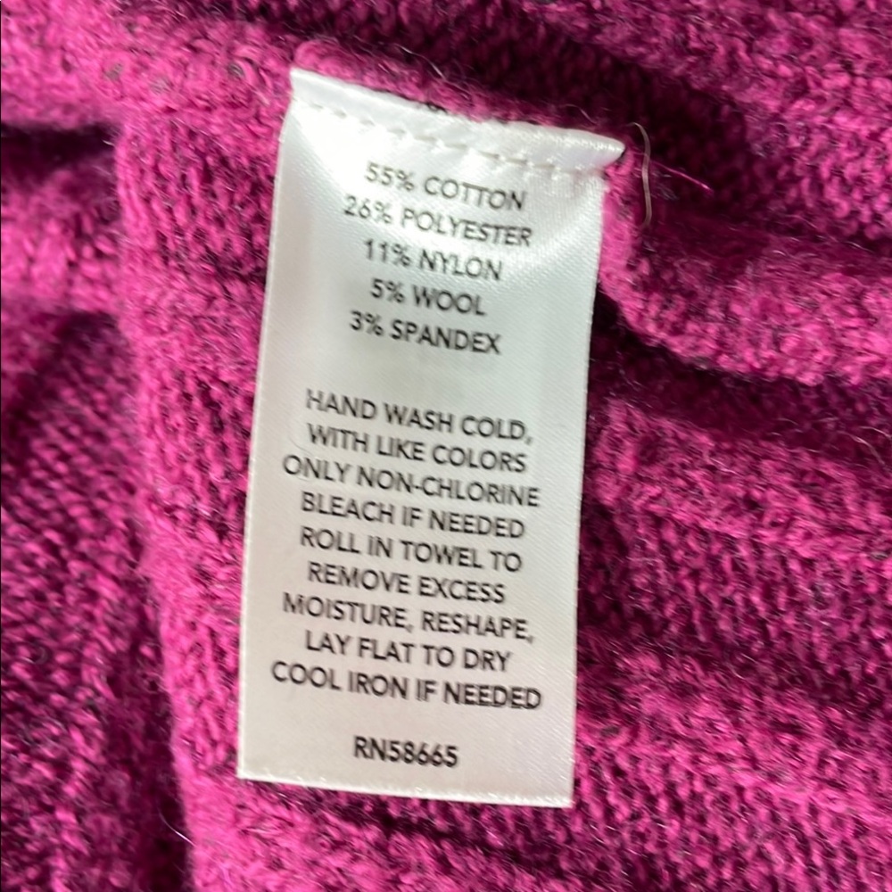 Open Edit dark Pink Sweater with great lines - Picture 3 of 3